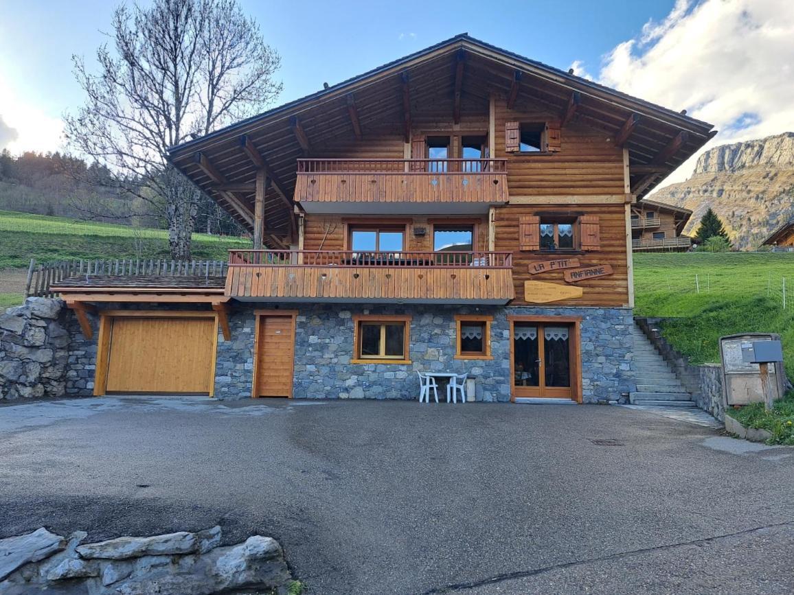 Appartement Cosy Face Aux Aravis เลอกรองด์บอร์นอง ภายนอก รูปภาพ